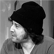 Dibujante de comic y autor de varios libros con experiencia en prensa y televisión.